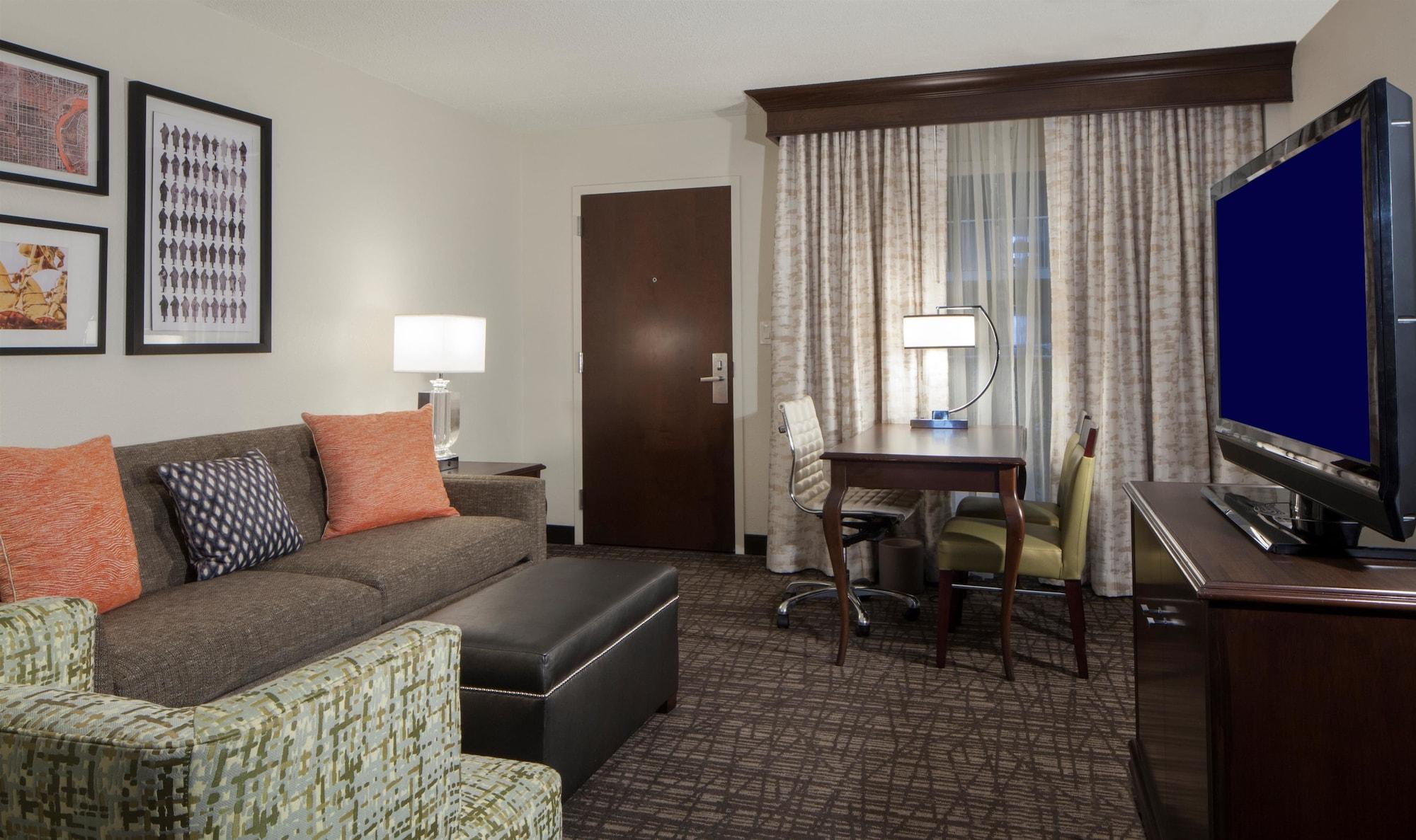 Hotel Embassy By Hilton Airport Philadelphia