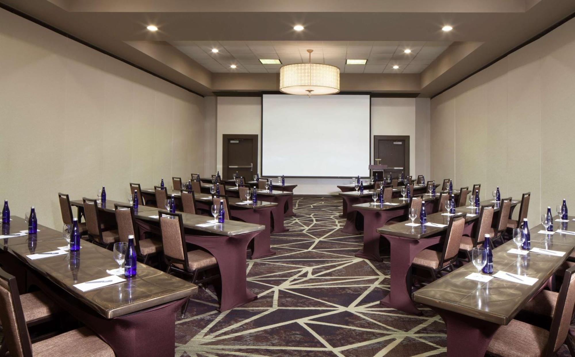 Embassy By Hilton Airport 4* Philadelphia