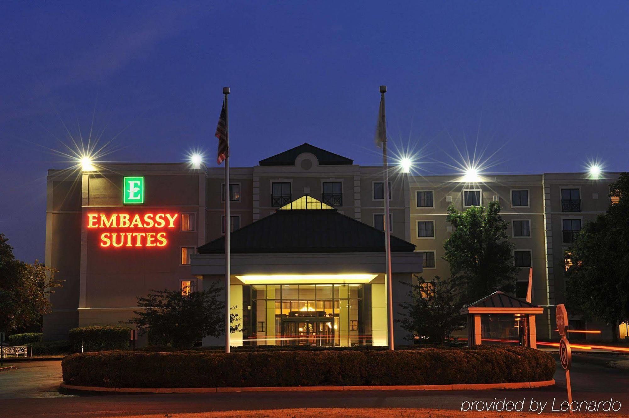 Hotel Embassy By Hilton Airport 4*