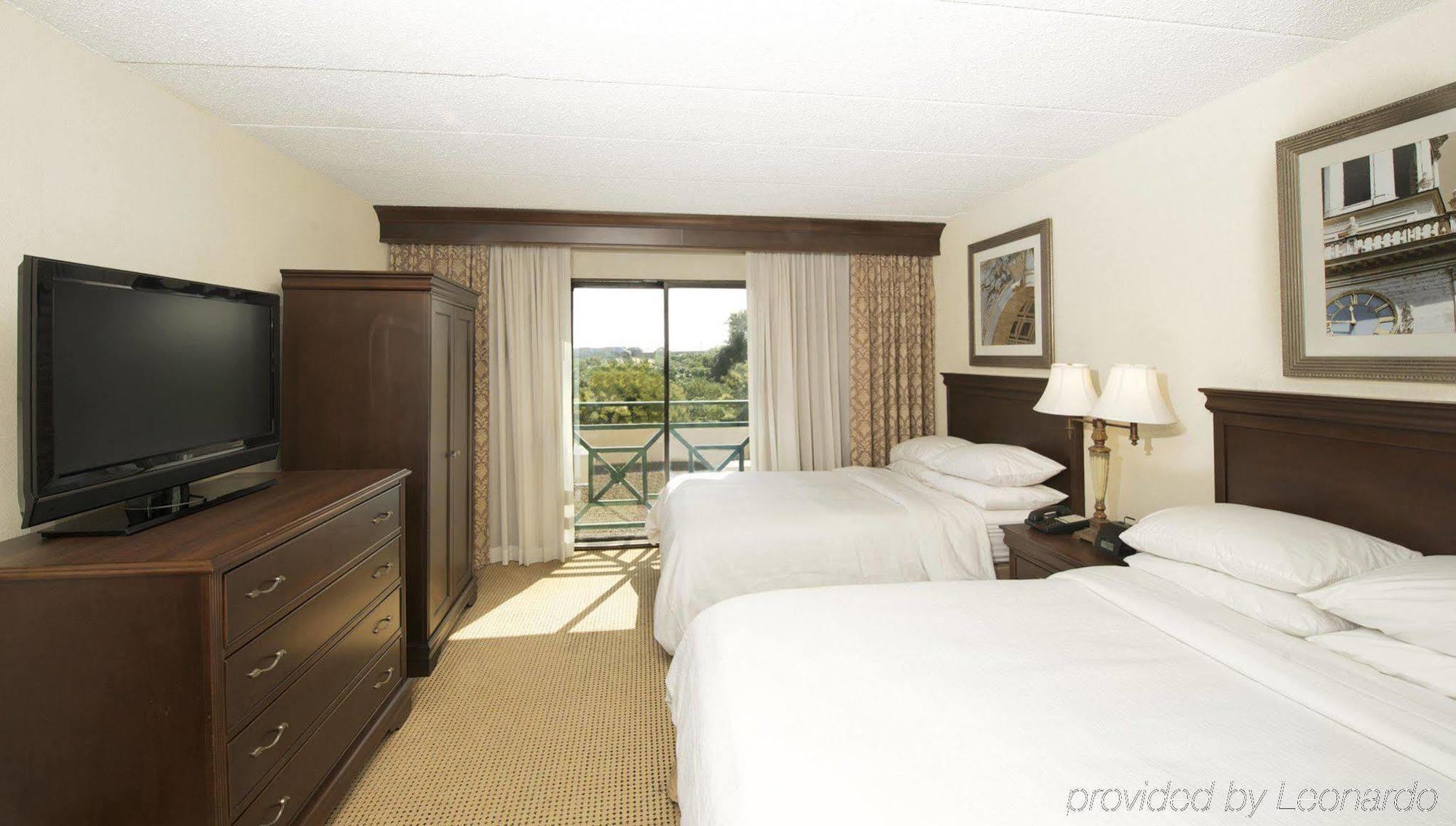 Embassy By Hilton Airport Hotel Filadelfia