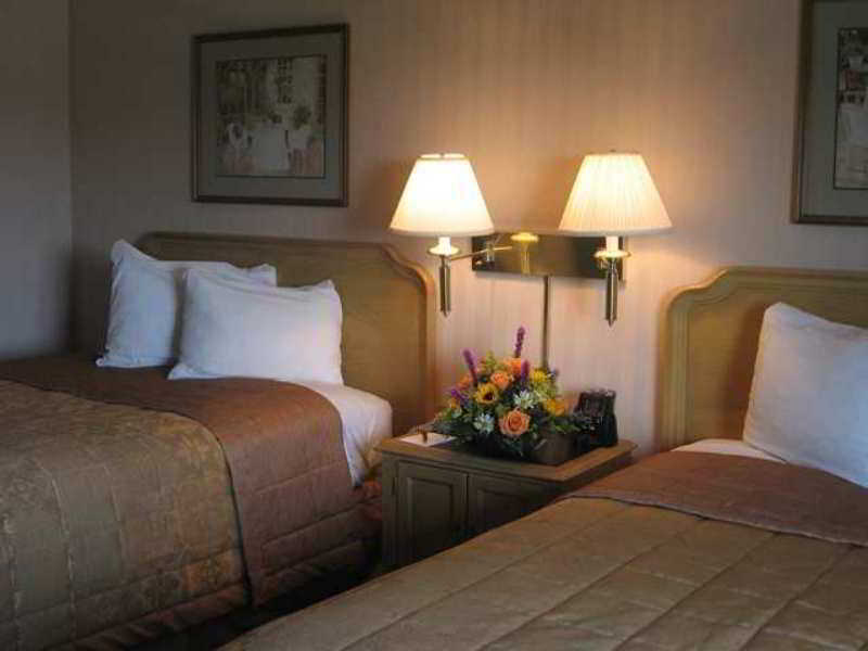 Hotel Embassy By Hilton Airport Philadelphia